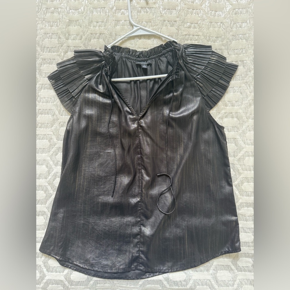Current Air Black Pleated Sleeve Top